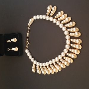 Sarah Coventry pearl and gold tone necklace and ea